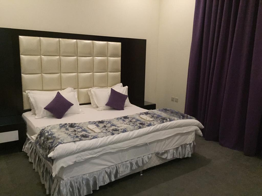 Terhal Hotel Suites Ha'il Esterno foto